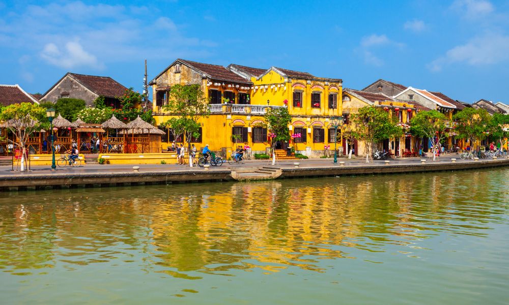 Hoi An lunch restaurants - Chau Kitchen & Bar 1