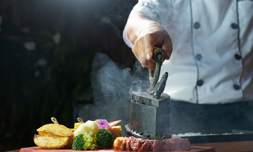 Hoi An lunch restaurants - Chau Kitchen & Bar steak hoi an